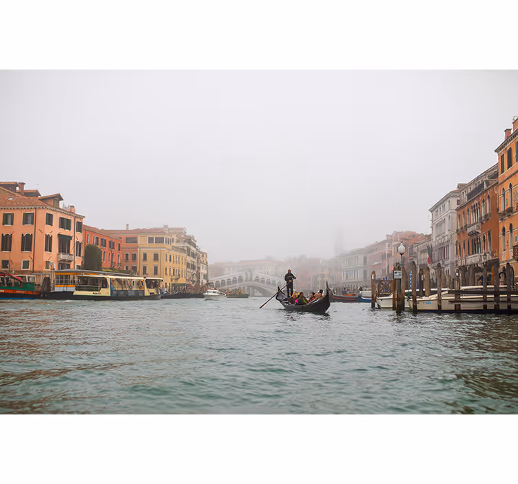 Living room blind inspired by venice's canals - TenStickers