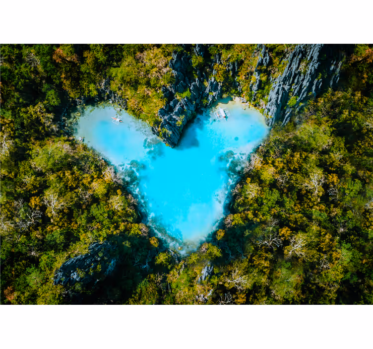 Heart-Shaped Lagoon romantic wall mural - TenStickers