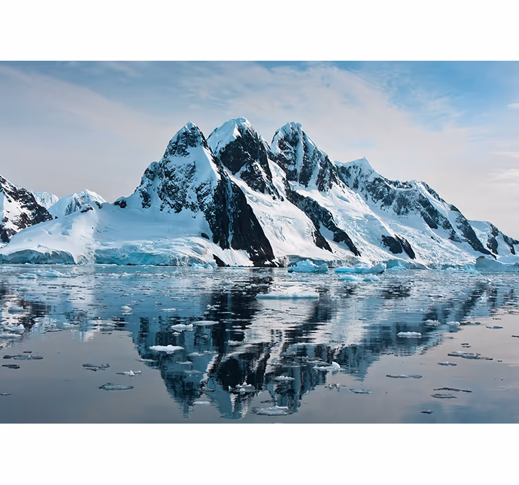 Wall mural hidden ice berg - TenStickers