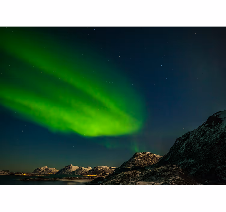 Nature wallpaper northern lights display - TenStickers
