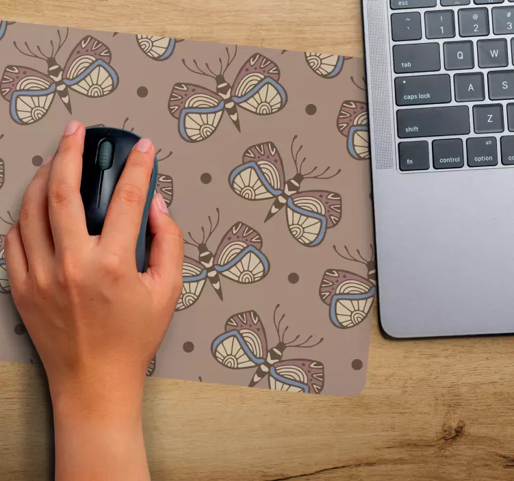 Mouse pad patterns butterfly emblem design - TenStickers
