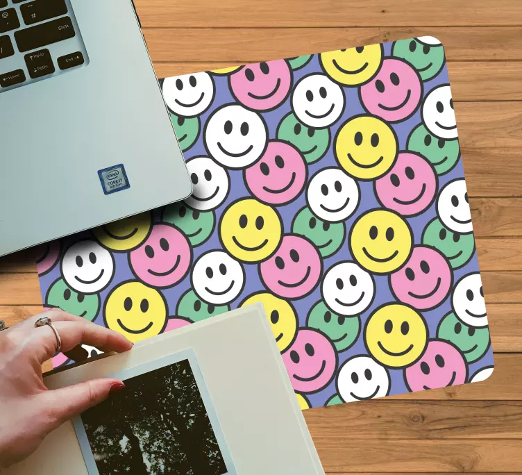 Mouse pad patterns colorful smiley faces - TenStickers