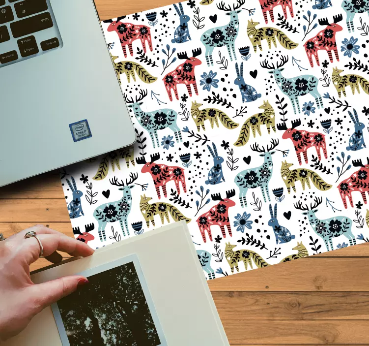 Mouse pad patterns with playful animal design - TenStickers