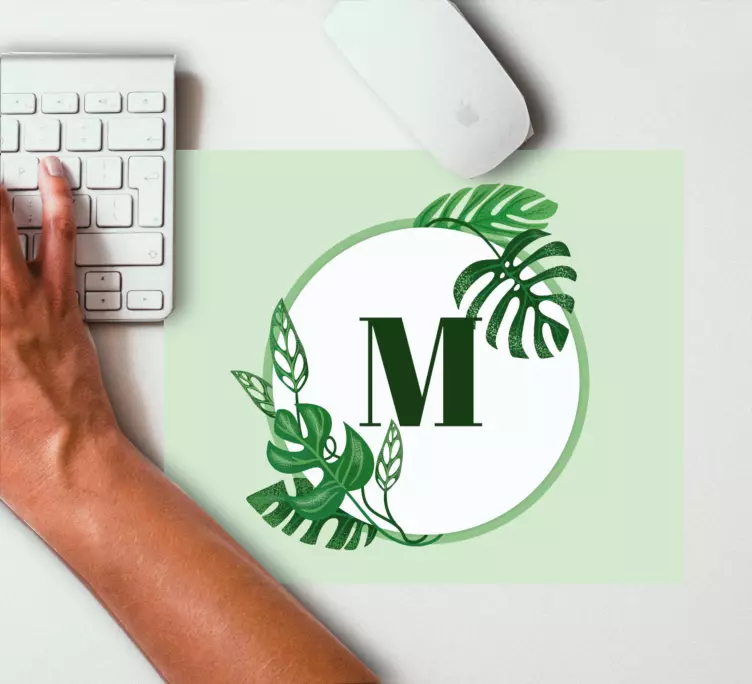 Personalised mouse mat initial with foliage - TenStickers