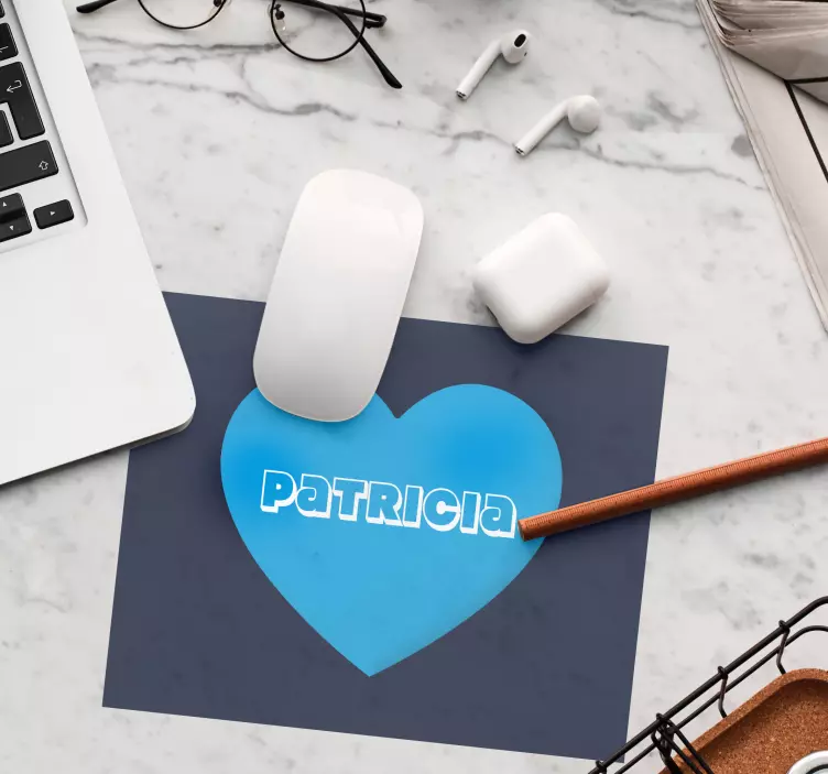 Personalised mouse mat with heart shape design - TenStickers