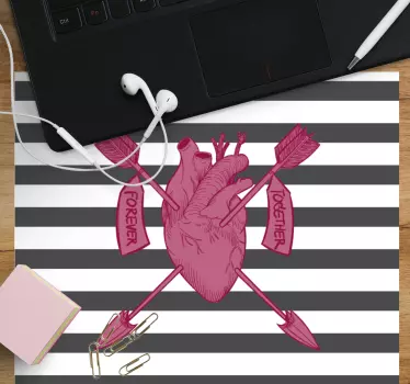 Mouse pad quotes heart symbol with arrows - TenStickers