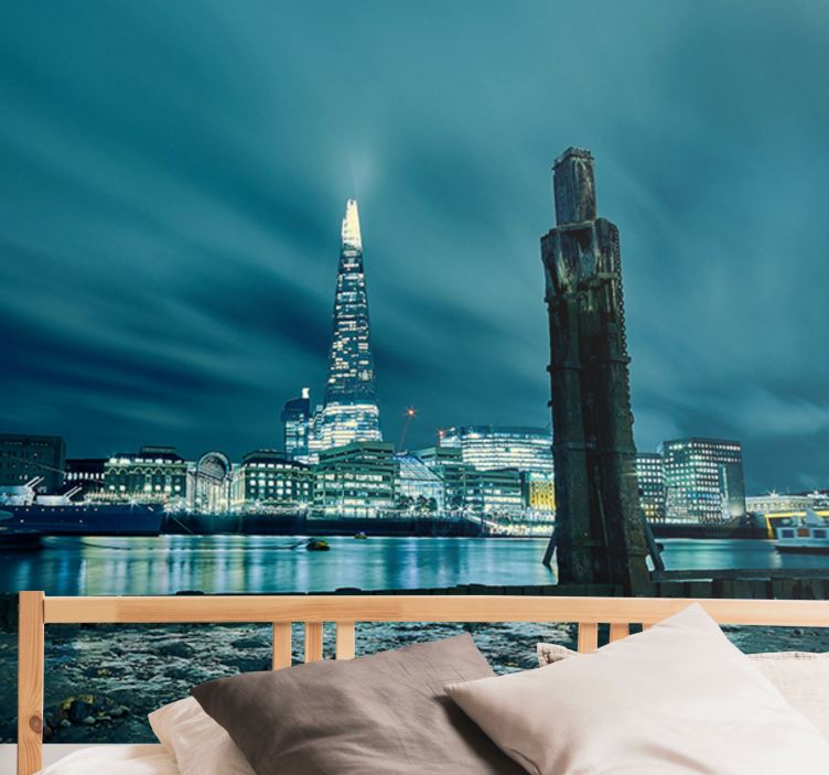 Wall mural london shard tower at night - TenStickers