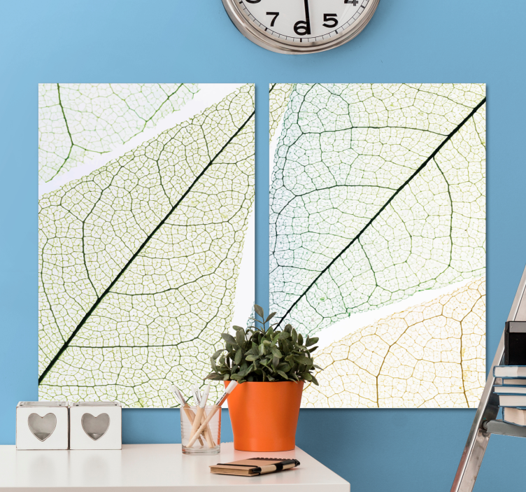 Flowers canvas with detailed leaf patterns - TenStickers
