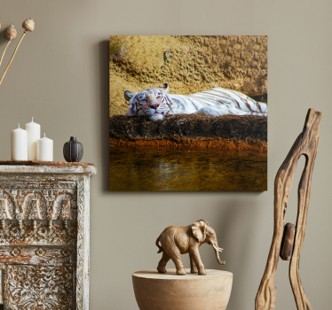 Tiger resting animal canvas - TenStickers