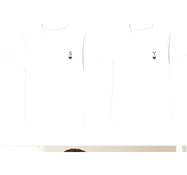 Couple t-shirts minimalistic initials design - TenStickers