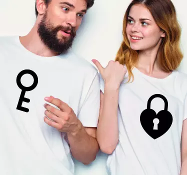 Couple t-shirts key and lock design - TenStickers