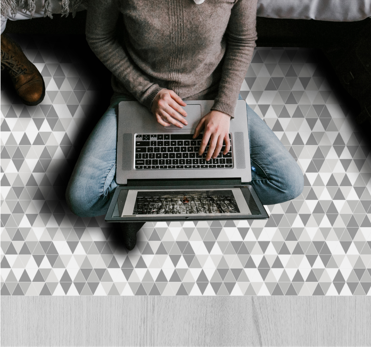 Grey triangular pattern geometric vinyl rug - TenStickers