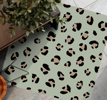 Animal print vinyl rug in leopard spot design - TenStickers