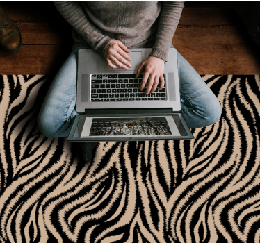 Animal print vinyl rug in zebra striped design - TenStickers