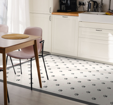 Animal print vinyl rug with paw print design - TenStickers