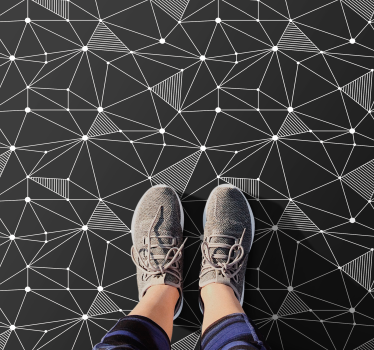 Geometric vinyl rug with striking shapes - TenStickers
